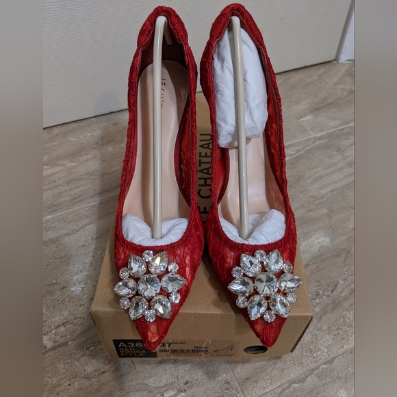 le chateau Shoes - NEW 37 red lace stiletto heels diamond rhinestone